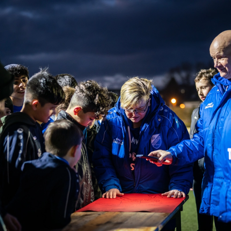 Gruppenfoto Mitglieder des RSV Meinerzhagen und Kindernothilfet Gruppenfoto Mitglieder des RSV Meinerzhagen und Kindernothilfet